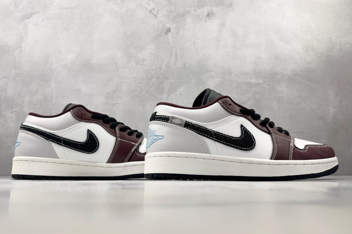 乔丹 Air Jordan 1 白红 鞋底实拍图