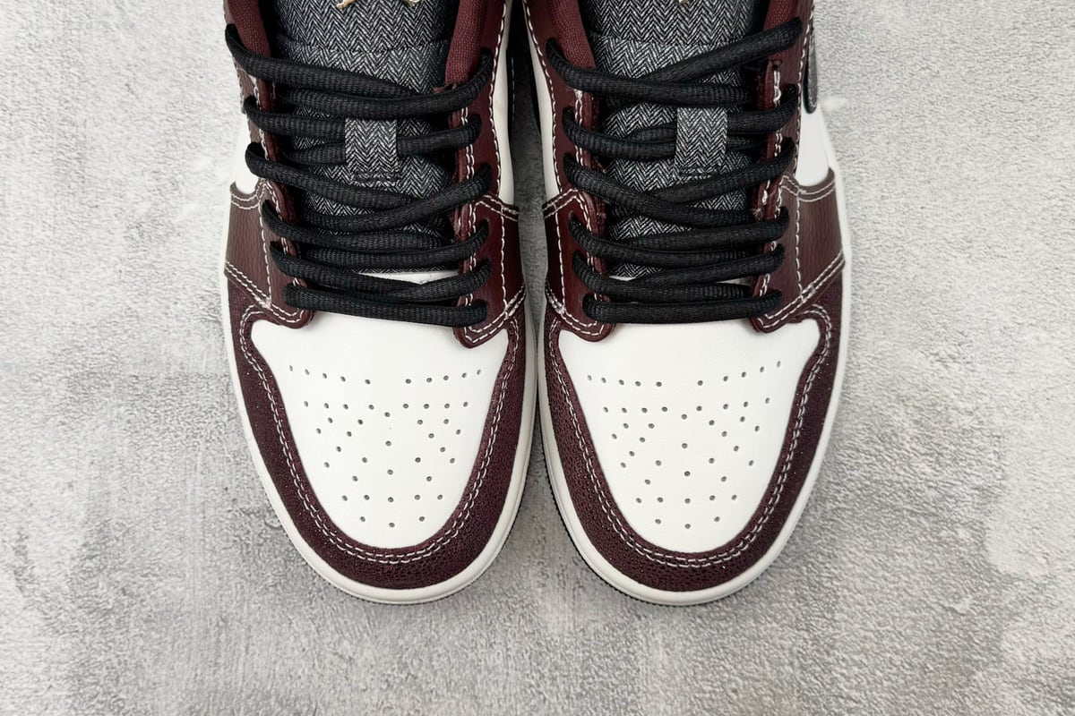 乔丹 Air Jordan 1 白红 鞋标实拍图