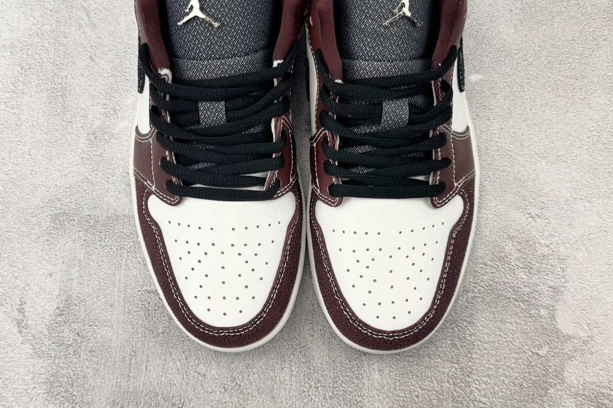 乔丹 Air Jordan 1 白红 鞋标实拍图