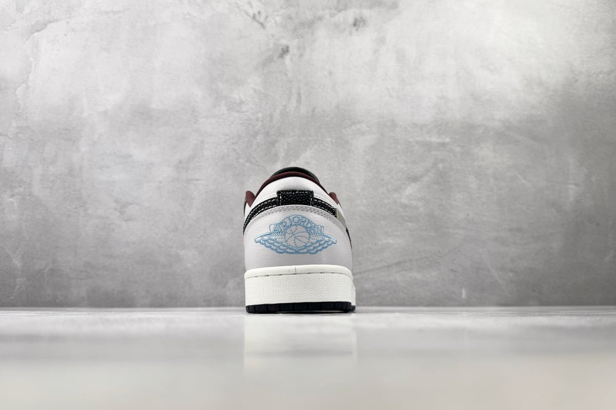 乔丹 Air Jordan 1 白红 细节实拍图