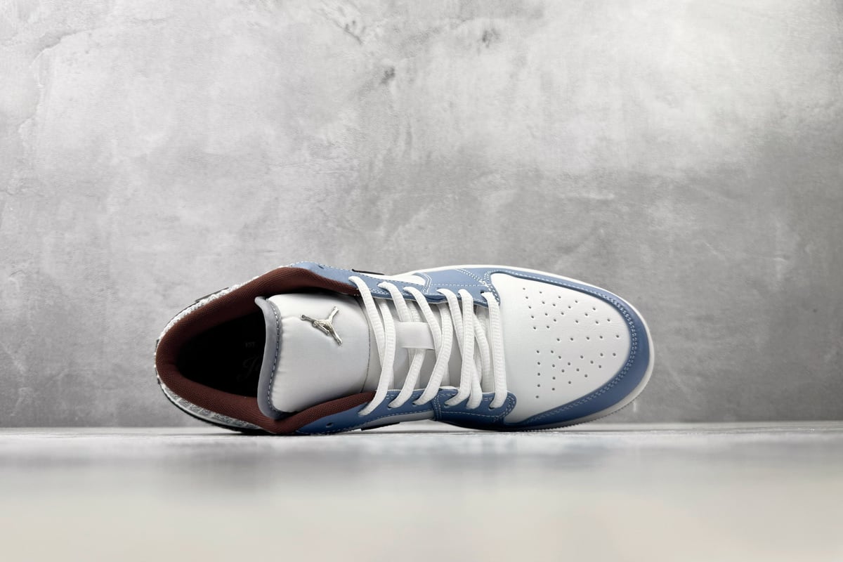 乔丹 Air Jordan 1 白蓝褐色 背面实拍图