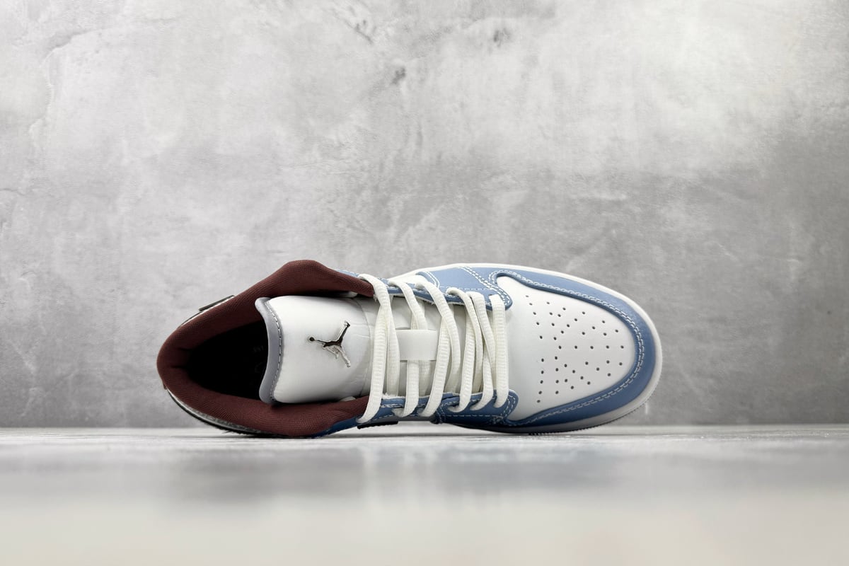乔丹 Air Jordan 1 白蓝褐色 背面实拍图