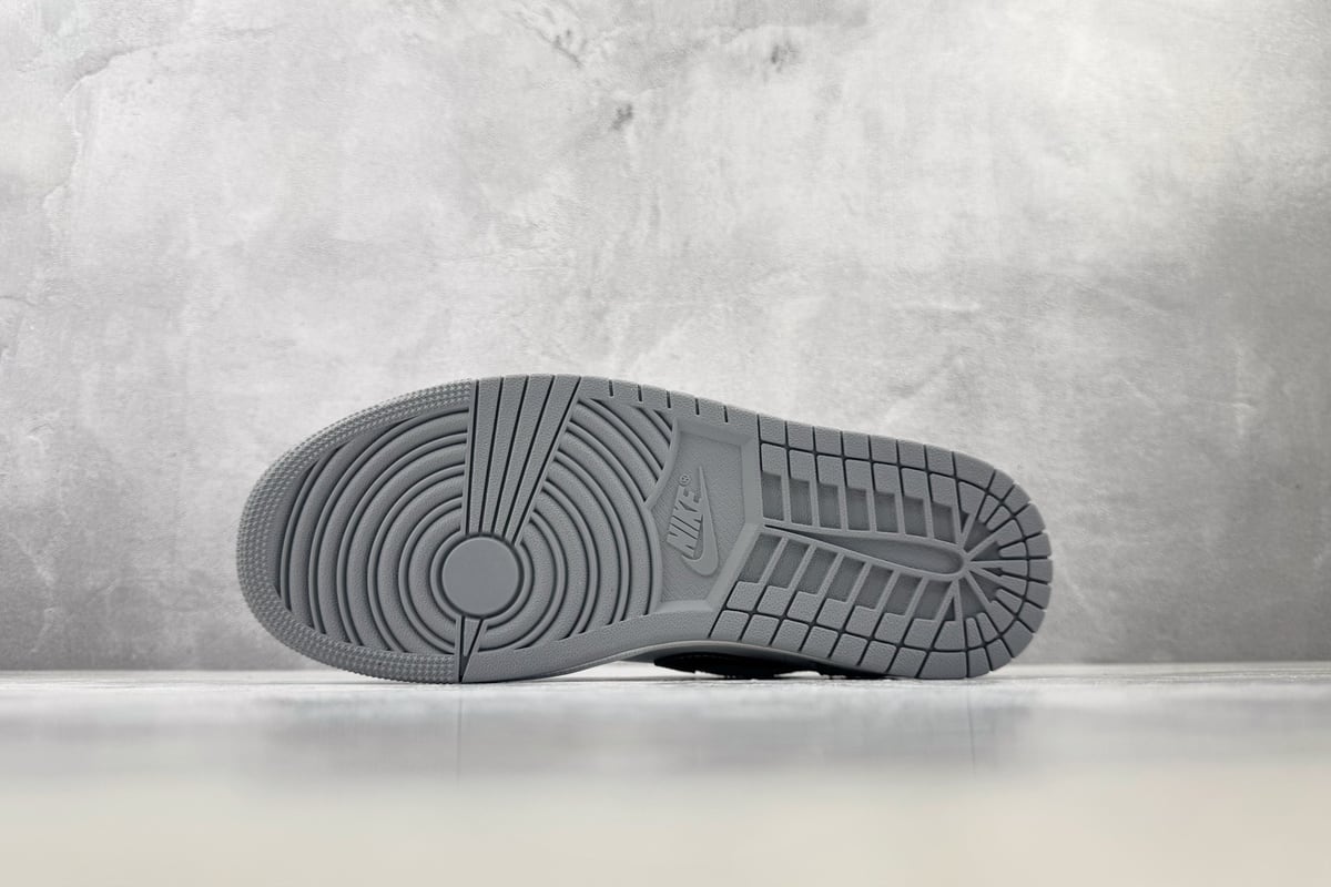 乔丹 Air Jordan 1 白蓝褐色 鞋头实拍图