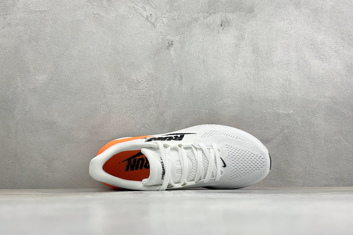 耐克 Nike Air Zoom Pegasus 42 耐克网面透气轻便耐磨跑鞋 白橙 背面实拍图