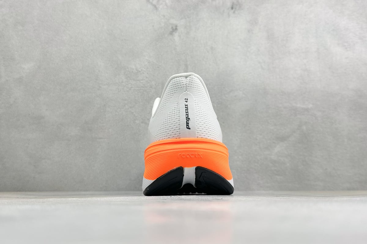 耐克 Nike Air Zoom Pegasus 42 耐克网面透气轻便耐磨跑鞋 白橙 鞋底实拍图