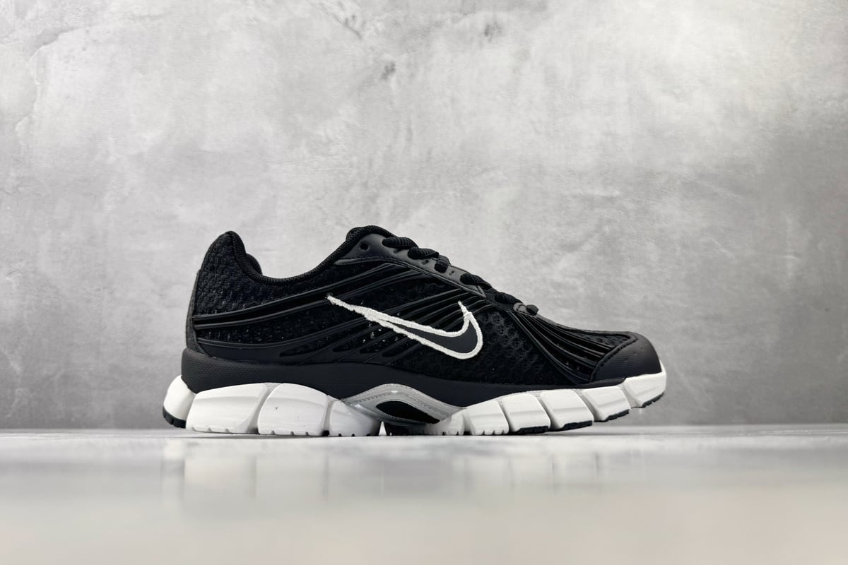 耐克 Nike Zoom Skylon 11 黑色 侧面实拍图
