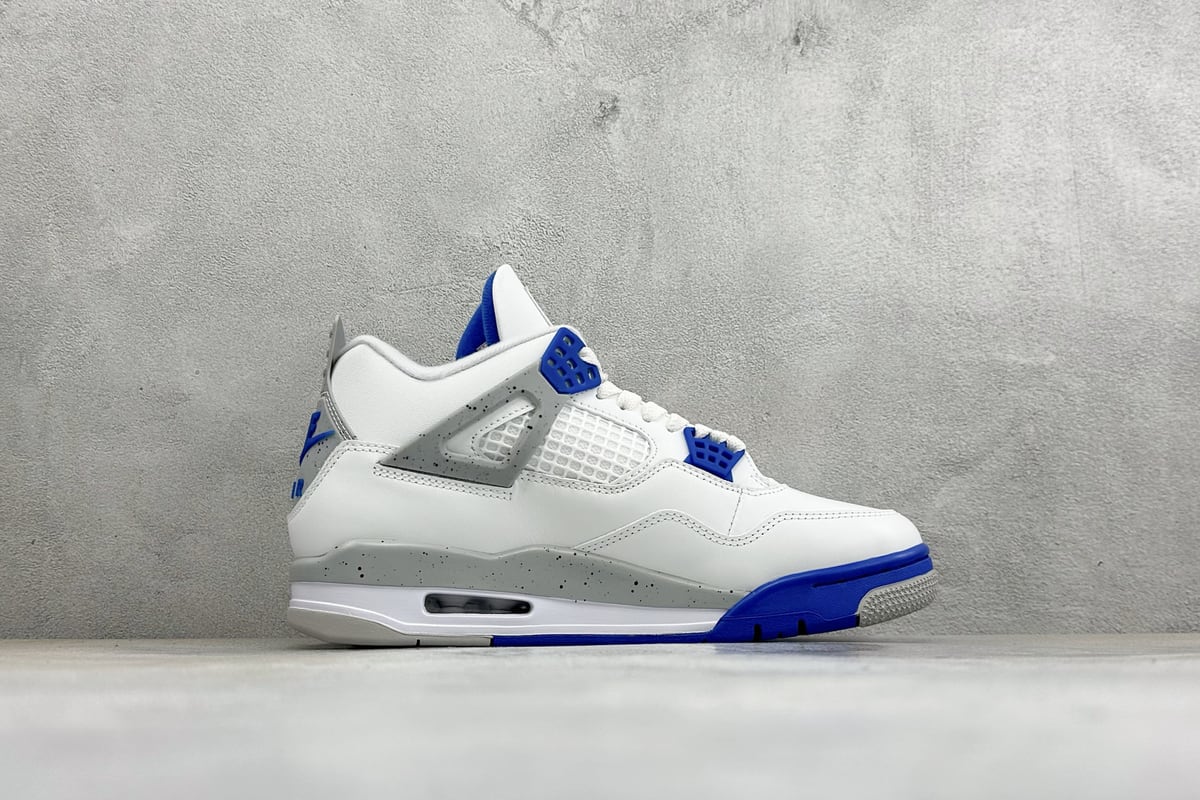 乔丹 Air Jordan 4 Retro 耐克迈克尔 白蓝黑 侧面实拍图
