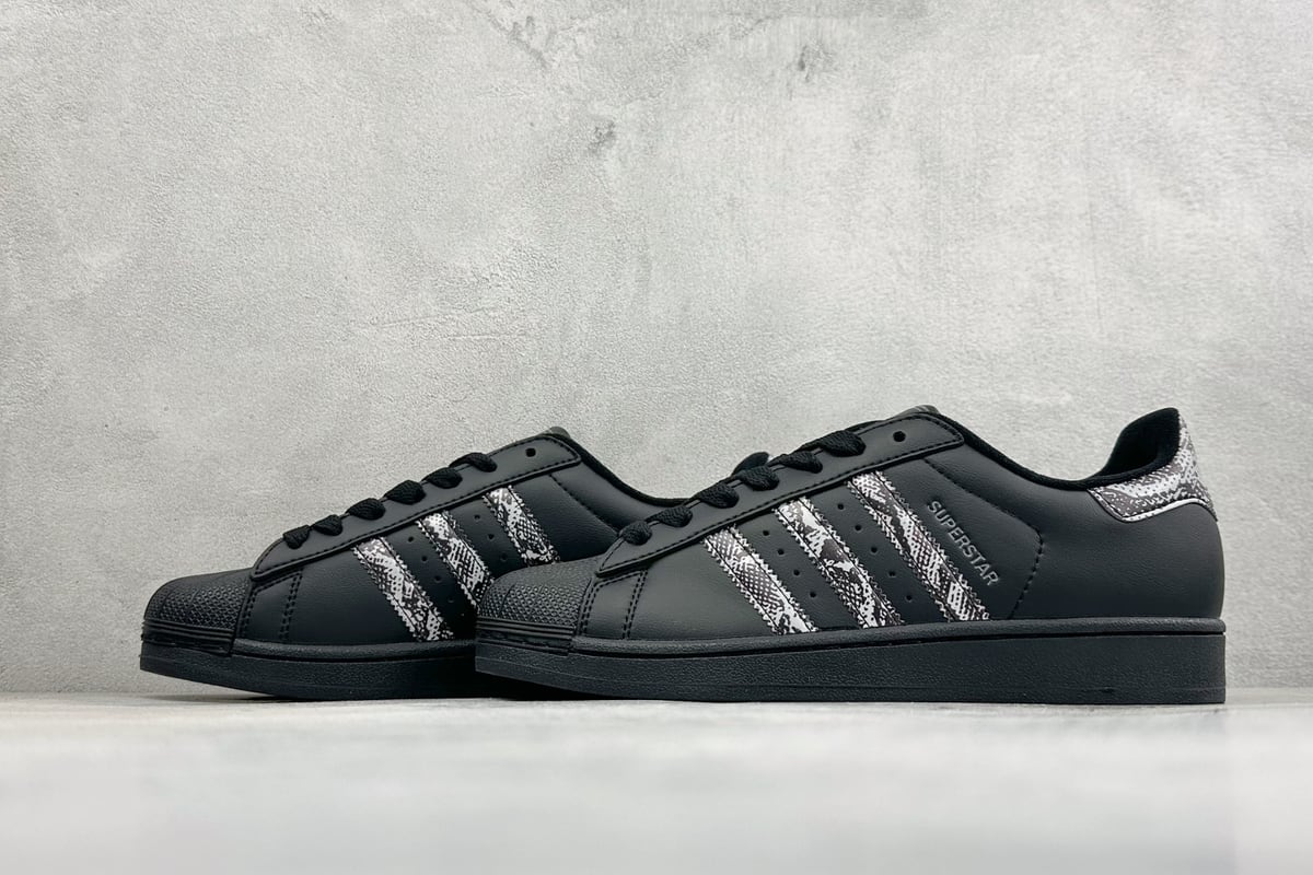 阿迪达斯 Adidas Originals Superstar 贝壳头板鞋 黑白 鞋跟实拍图