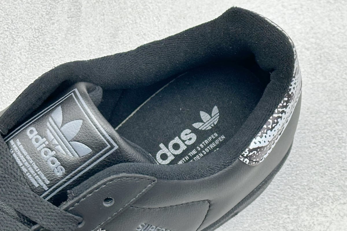 阿迪达斯 Adidas Originals Superstar 贝壳头板鞋 黑白 上脚实拍图