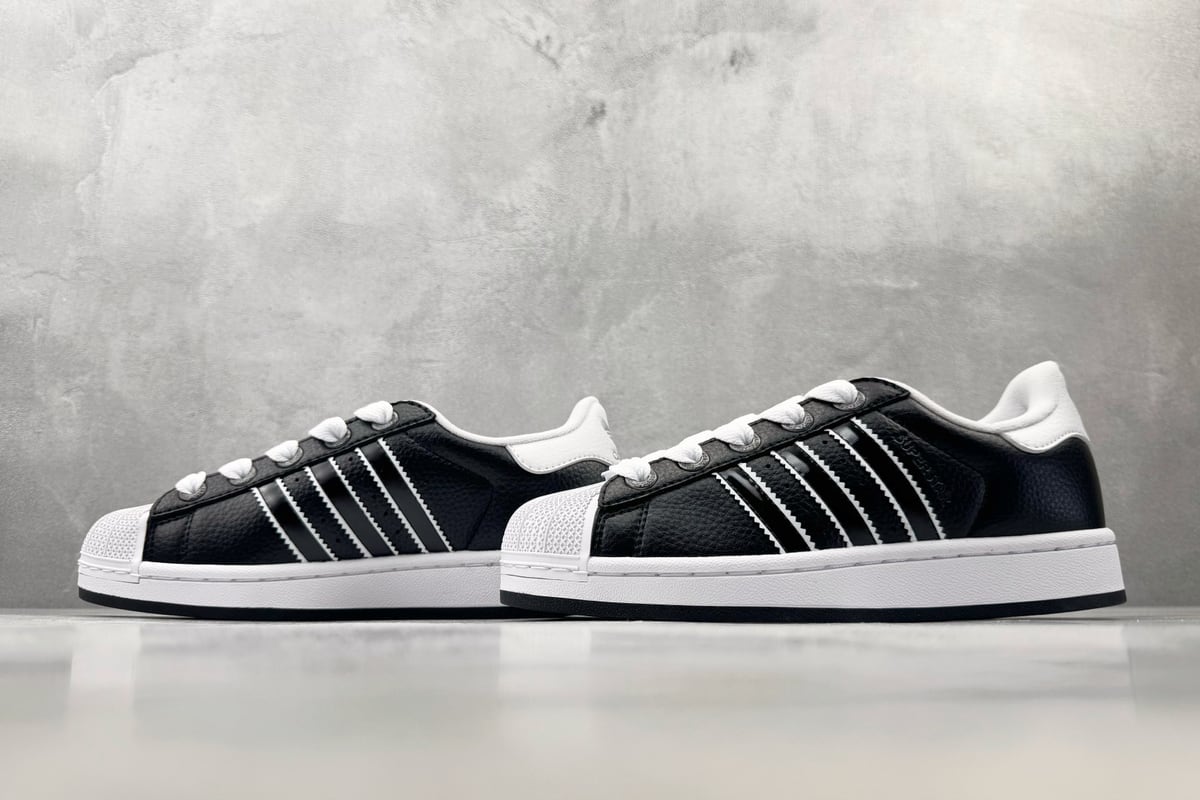 阿迪达斯 Adidas originals Superstar 黑白 鞋跟实拍图