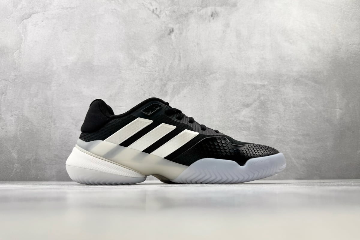 阿迪达斯 Adidas BARRICADE 14 黑白色 侧面实拍图