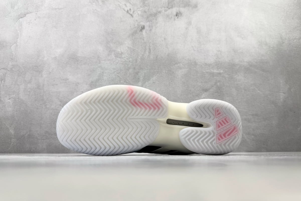 阿迪达斯 Adidas BARRICADE 14 黑白色 鞋头实拍图