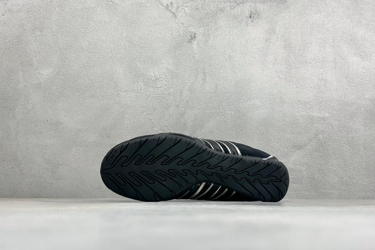 阿迪达斯 Adidas BAD BUBBY CAMPUS 复古面包鞋 黑蓝 鞋头实拍图
