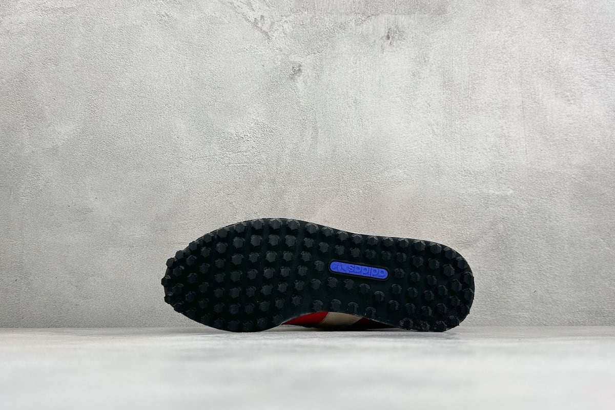 阿迪达斯 Adidas originals BW RUN 舒适贴合复古风德训跑步鞋 红灰 鞋头实拍图