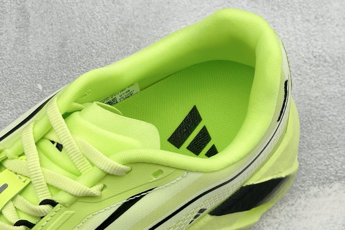 阿迪达斯 Adidas HyperBoost LITE 全新爆米绿花透气缓震跑步鞋 上脚实拍图