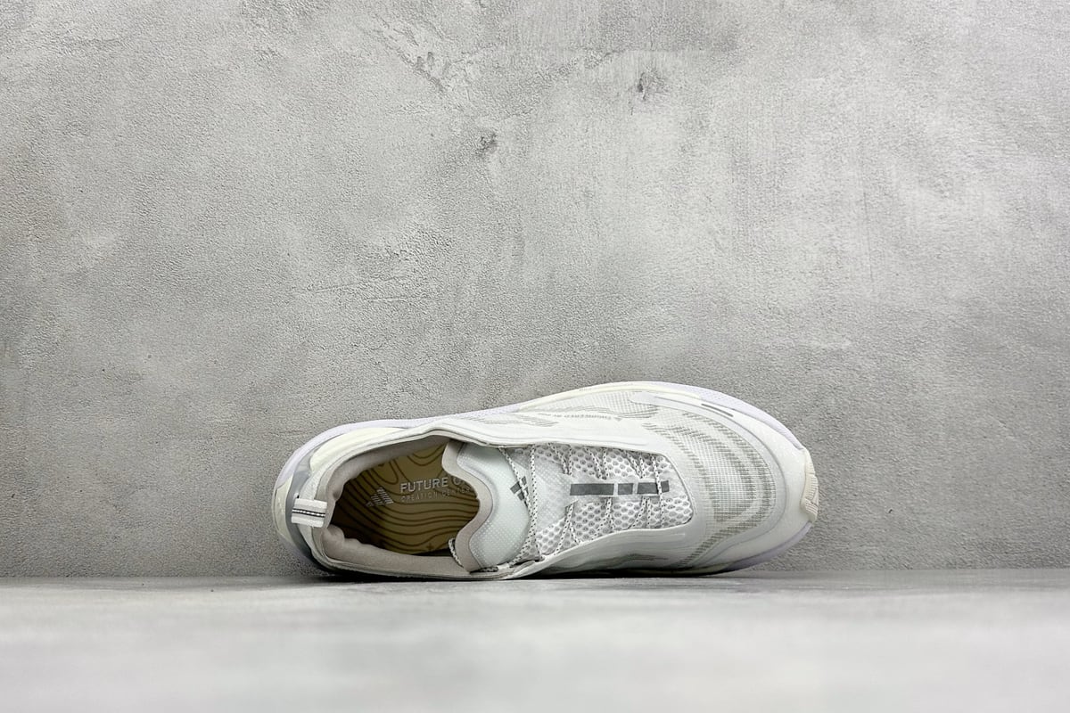 阿迪达斯 Adidas Holo Peak 防滑运动 舒适贴合 低帮越野跑鞋 白 背面实拍图