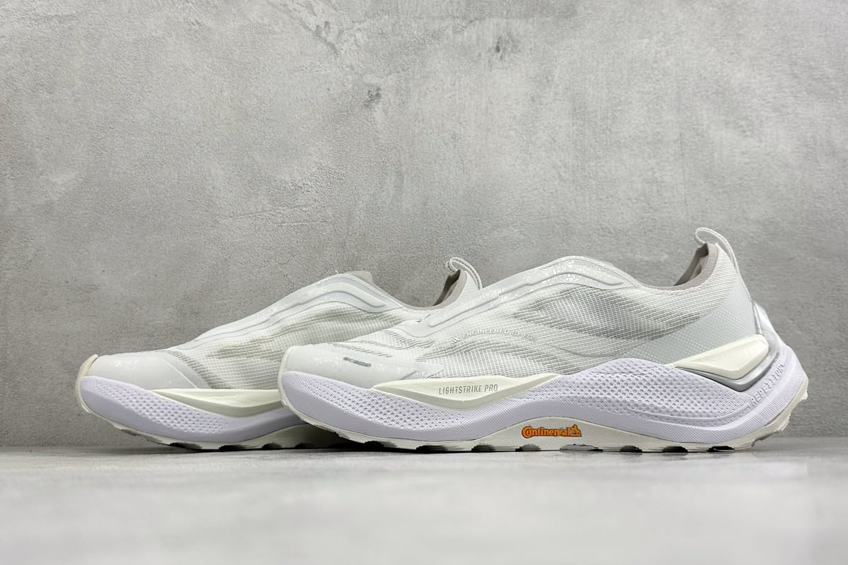 阿迪达斯 Adidas Holo Peak 防滑运动 舒适贴合 低帮越野跑鞋 白 鞋跟实拍图