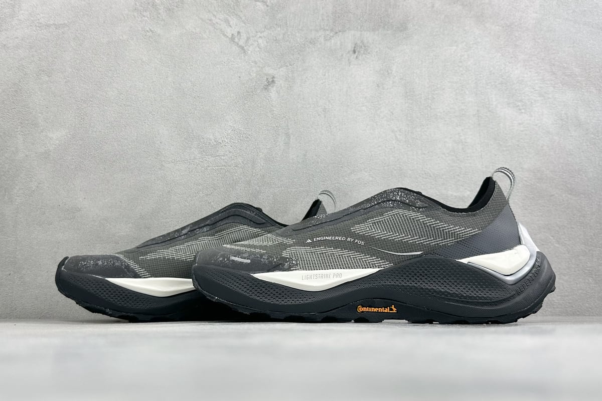 阿迪达斯 Adidas Holo Peak 防滑运动 舒适贴合 低帮越野跑鞋 黑白 鞋跟实拍图