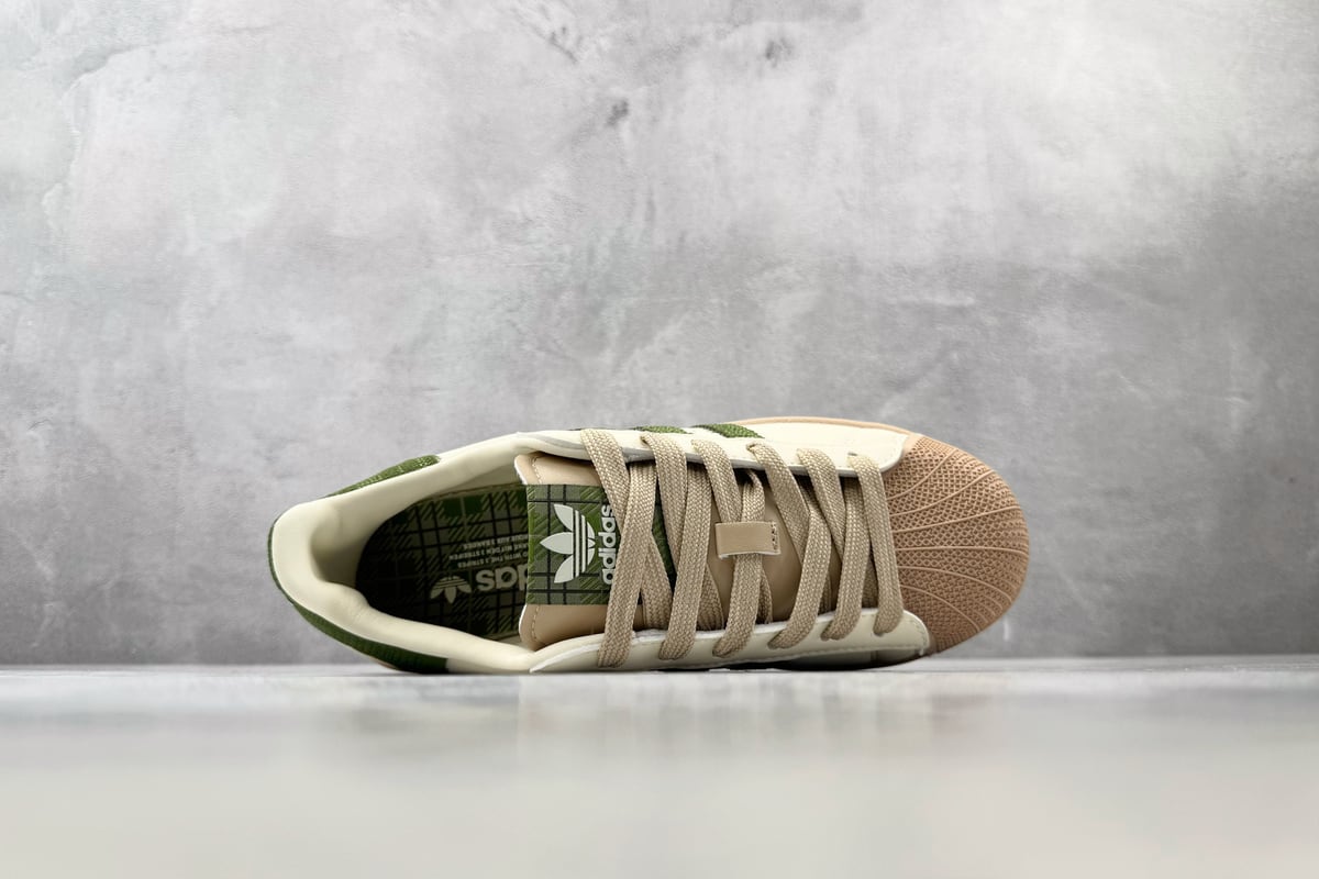 阿迪达斯 Adidas originals Superstar 2 米橙绿 背面实拍图