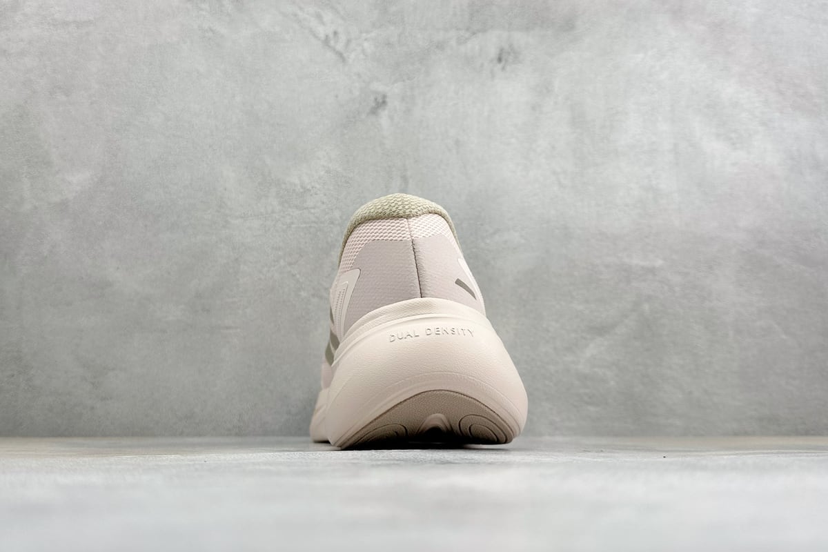 阿迪达斯 Adidas Dreamcushion 阿迪透气缓震休闲运动鞋 白 鞋底实拍图