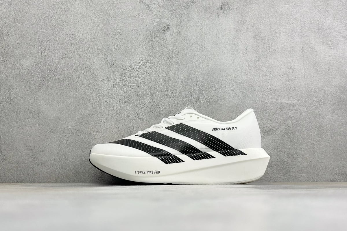 阿迪达斯 Adidas ADIZERO EVO SL 2 阿迪超轻透气缓震跑鞋 白黑 正面实拍图