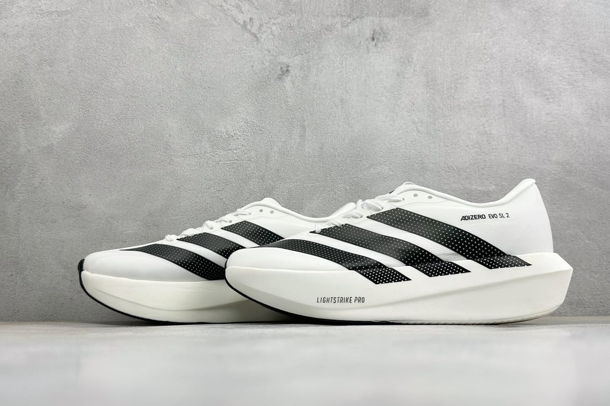 阿迪达斯 Adidas ADIZERO EVO SL 2 阿迪超轻透气缓震跑鞋 白黑 鞋跟实拍图