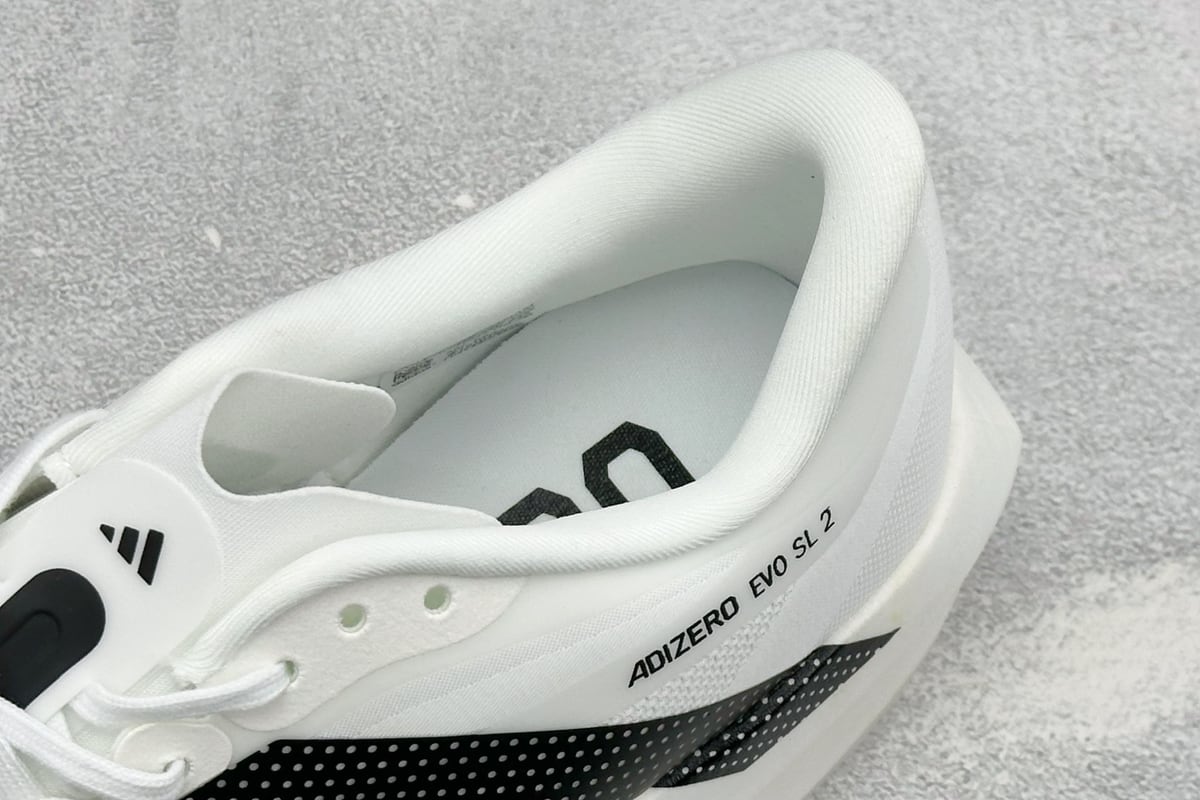 阿迪达斯 Adidas ADIZERO EVO SL 2 阿迪超轻透气缓震跑鞋 白黑 上脚实拍图