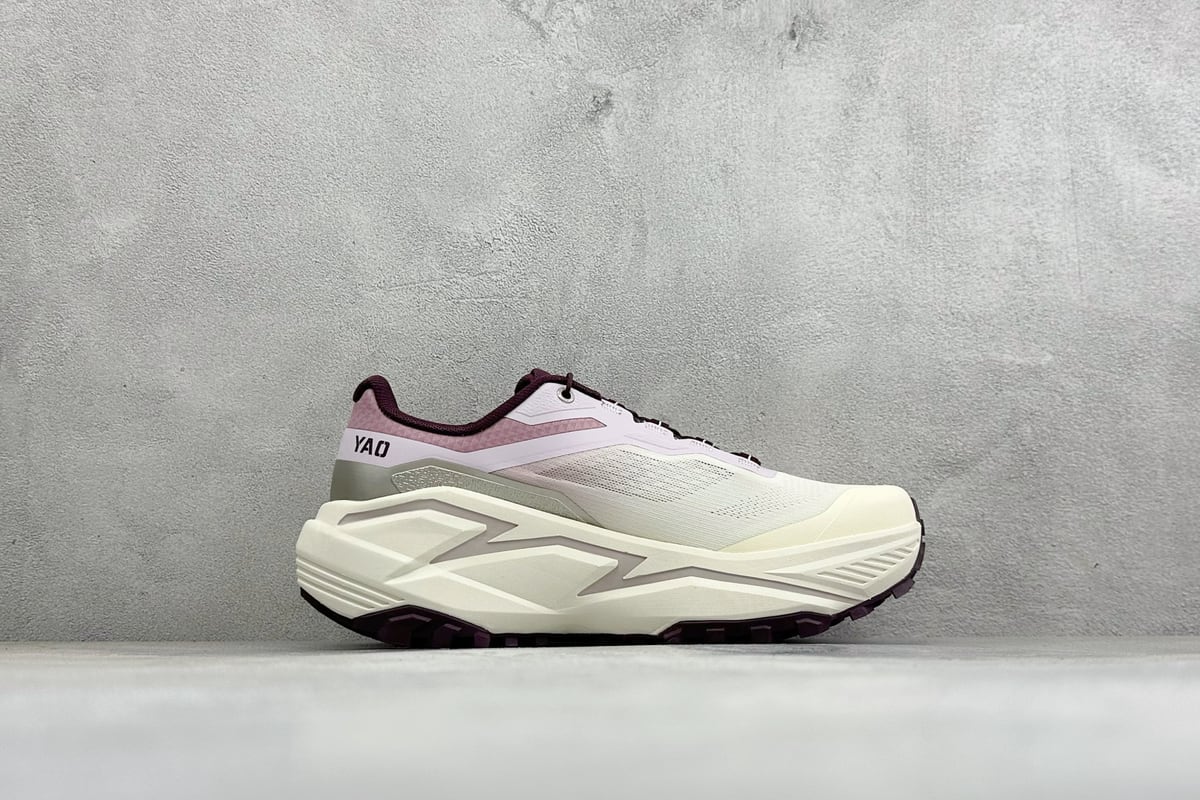 凯乐石 Kailas FUGA YAO 3 SUV 全路况 户外低帮跑步鞋 白粉黑 侧面实拍图