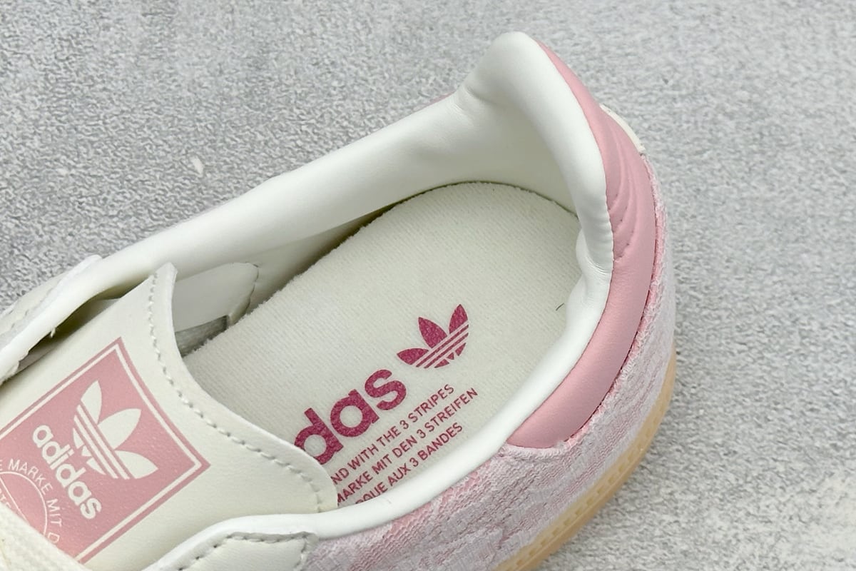 阿迪达斯 Adidas Original Samba OG 复古桑巴板鞋 白粉 上脚实拍图