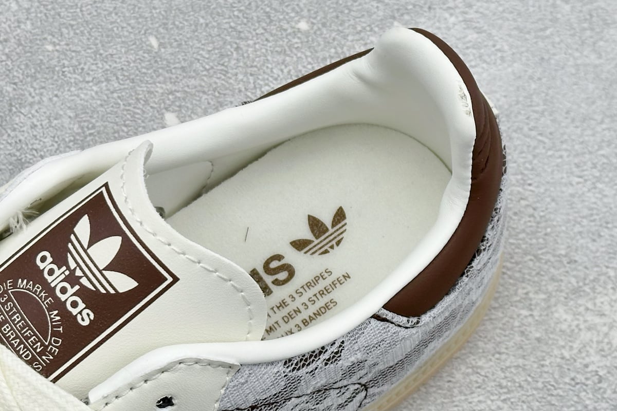 阿迪达斯 Adidas Original Samba OG 复古桑巴板鞋 白 上脚实拍图