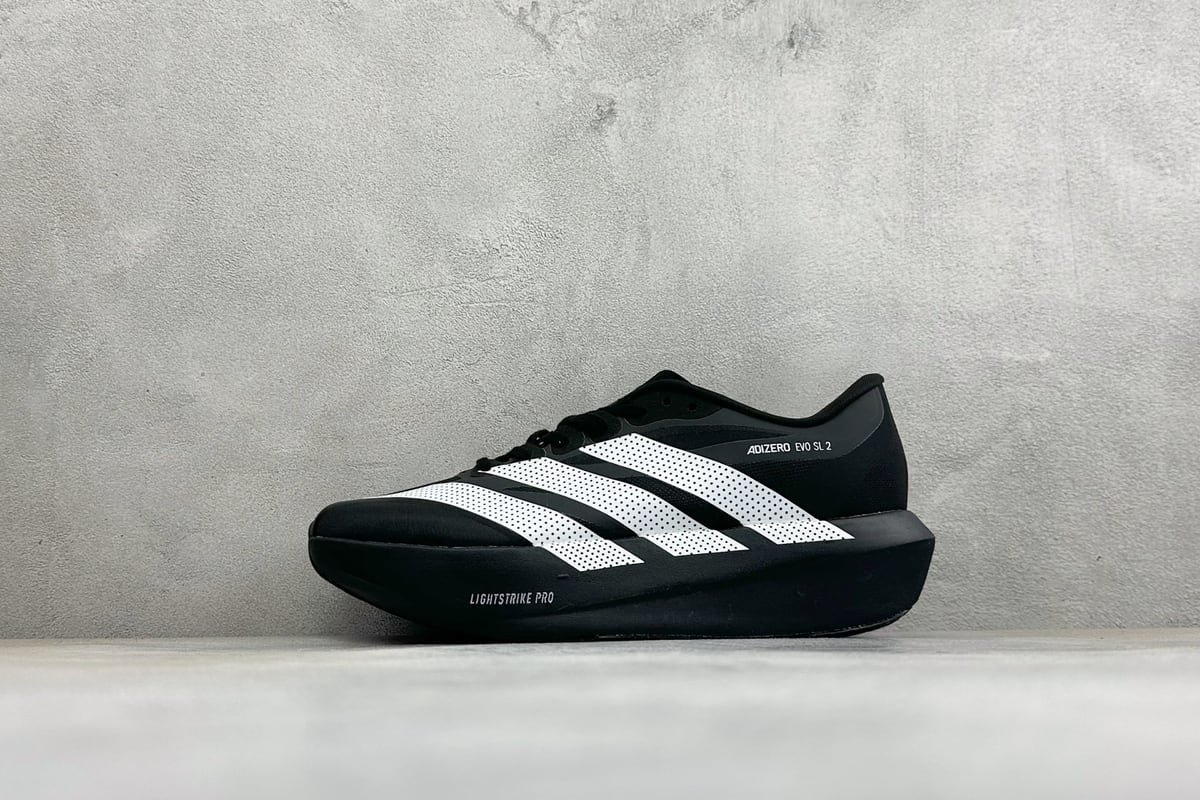 阿迪达斯 Adidas ADIZERO EVO SL 2 阿迪超轻透气缓震跑鞋 黑白 正面实拍图
