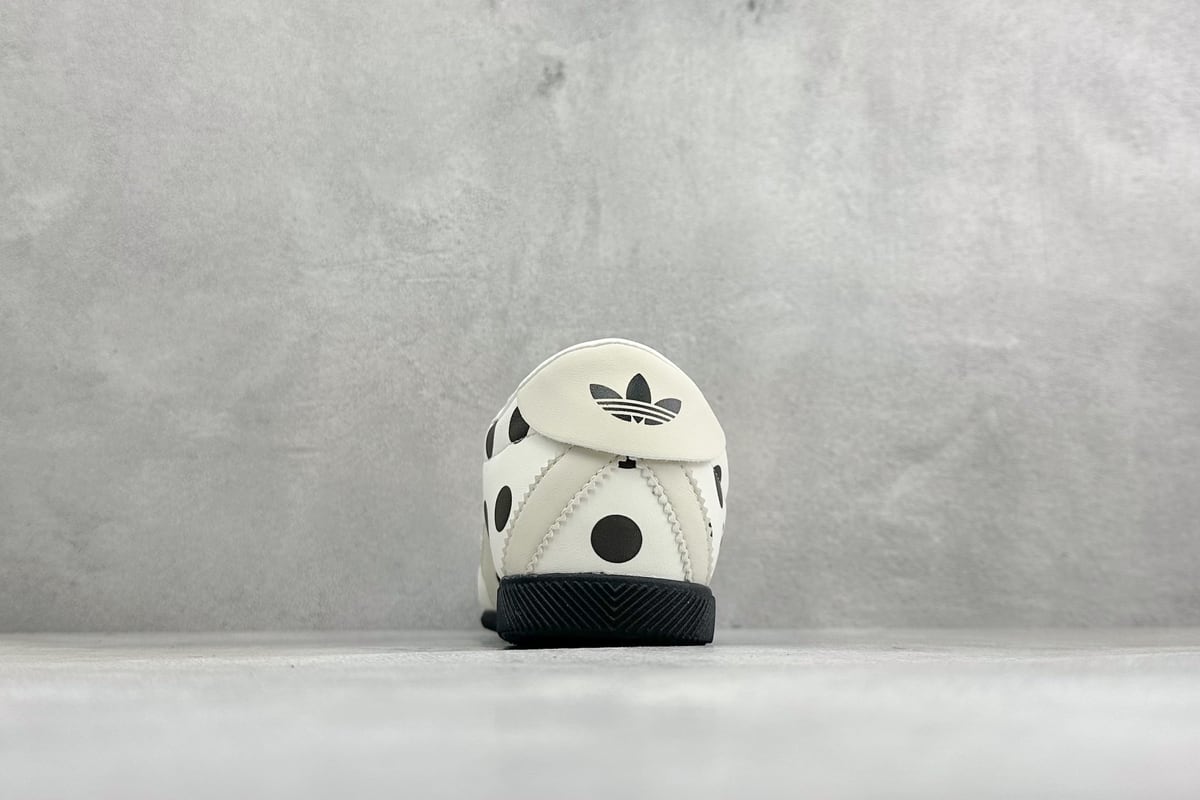 阿迪达斯 Adidas originals ANFU W 皮革织物 低帮生活休闲鞋 白 鞋底实拍图