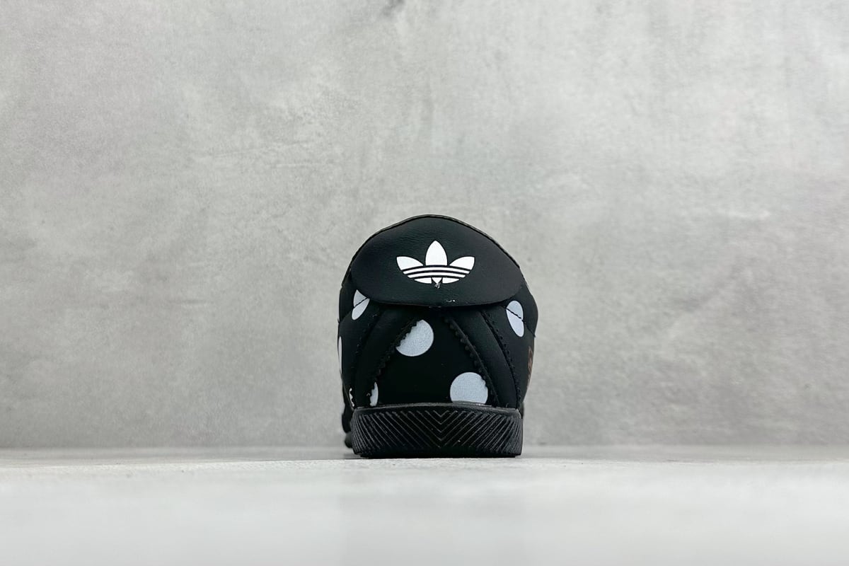 阿迪达斯 Adidas originals ANFU W 皮革织物 低帮生活休闲鞋 黑白 鞋底实拍图