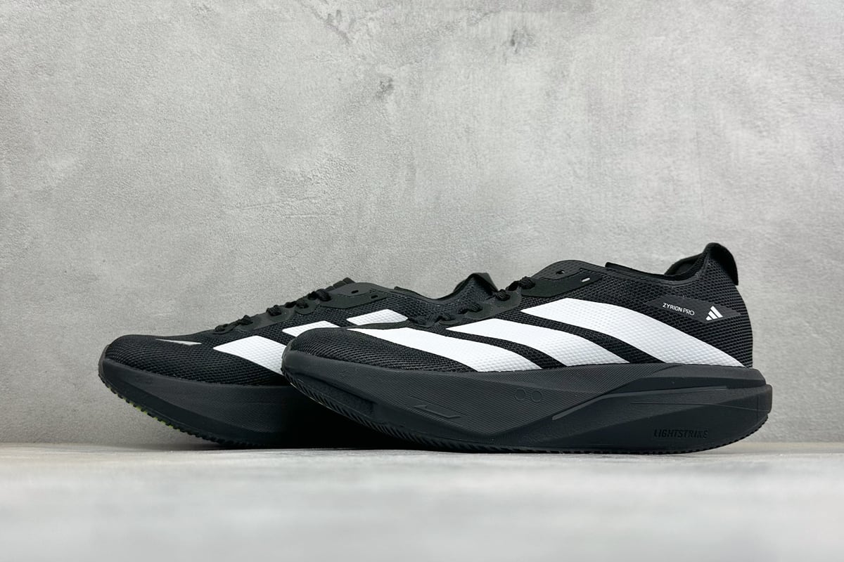 阿迪达斯 Adidas ZYRION PRO 舒适贴合防滑耐磨透气回弹跑步鞋 黑白 鞋跟实拍图
