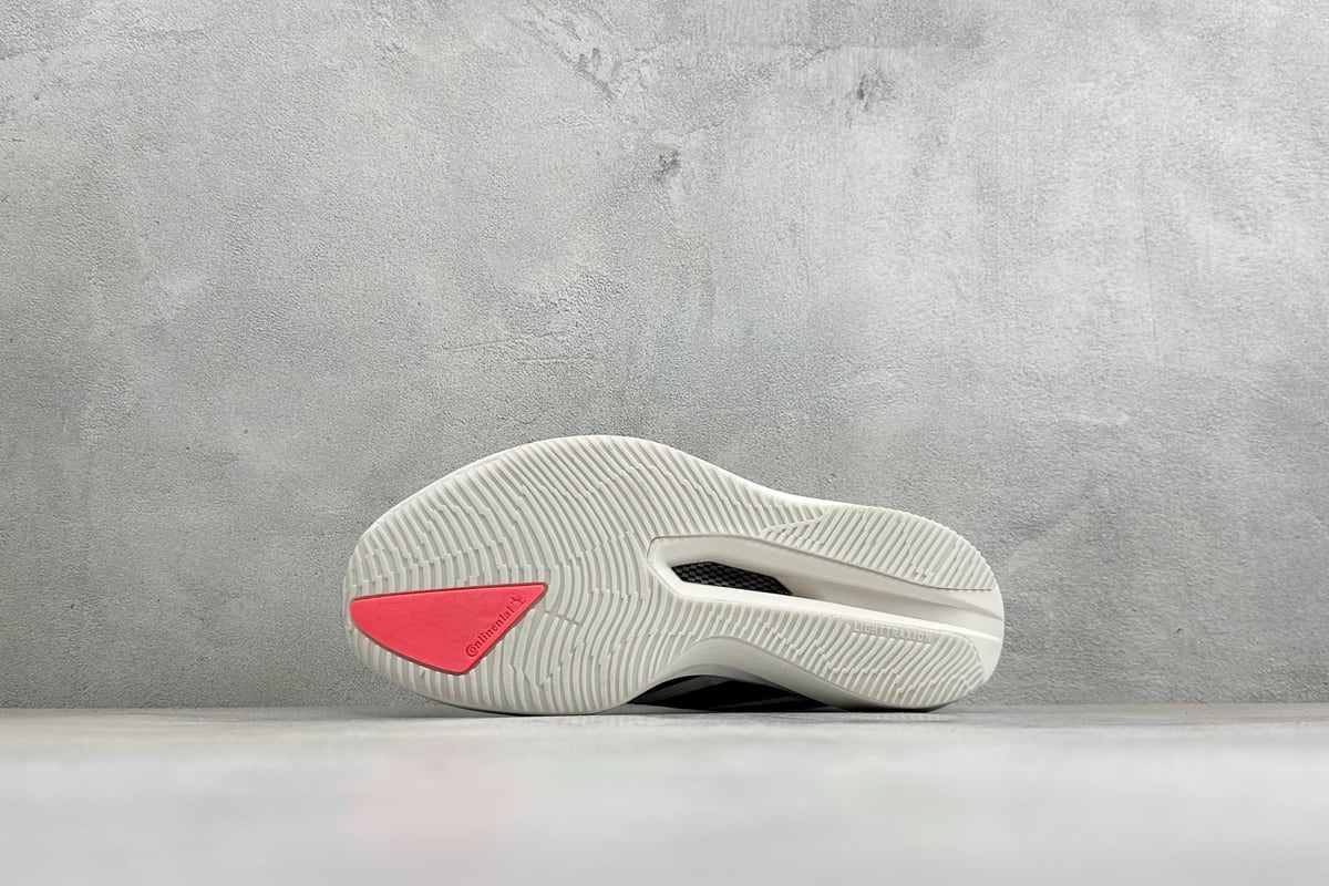 阿迪达斯 Adidas ZYRION PRO 舒适贴合防滑耐磨透气回弹跑步鞋 白黑 鞋头实拍图