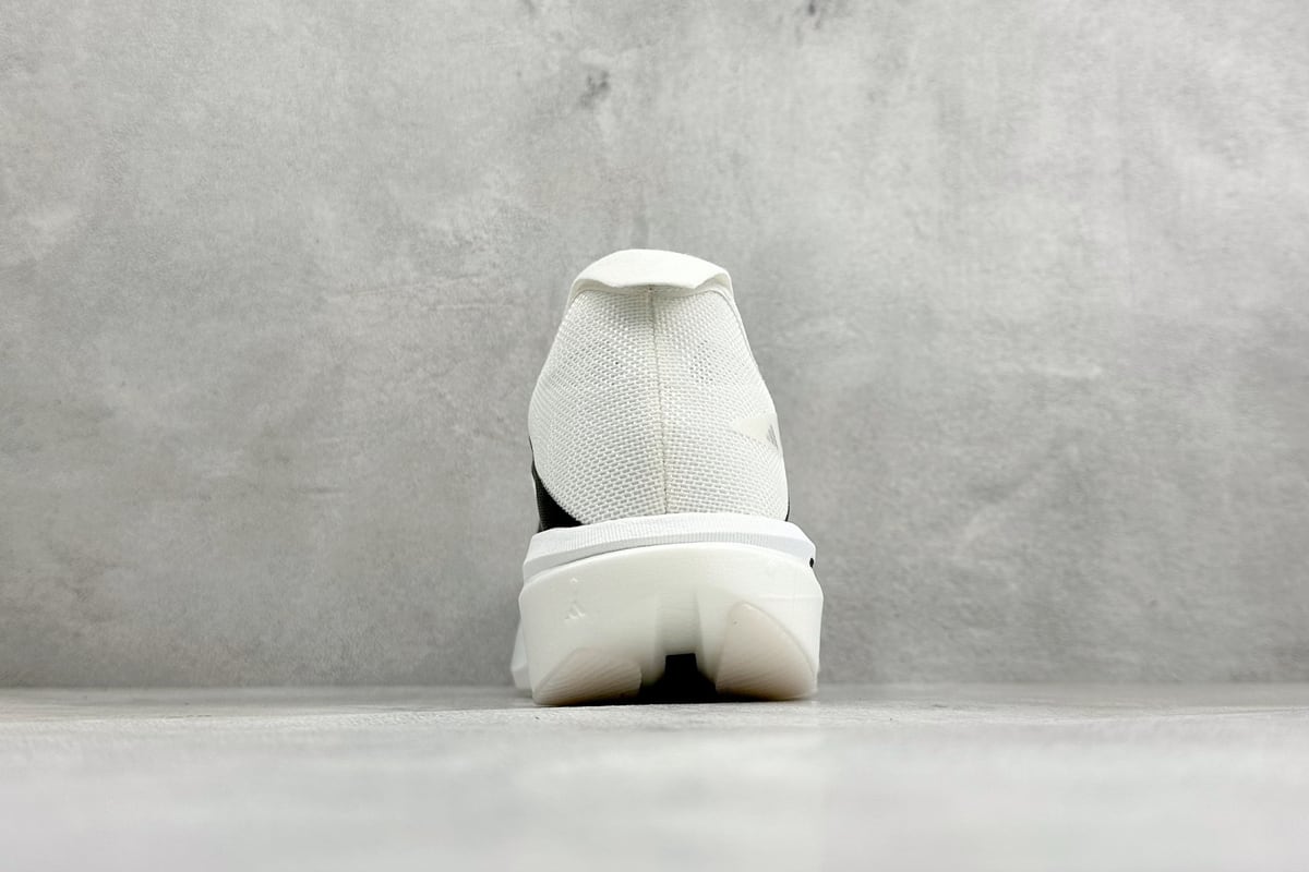 阿迪达斯 Adidas Zyrion Pro 阿迪透气缓震训练竞速跑步鞋 白黑 鞋底实拍图