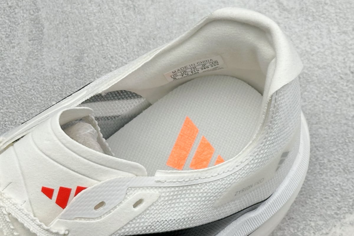 阿迪达斯 Adidas Zyrion Pro 阿迪透气缓震训练竞速跑步鞋 白黑 上脚实拍图