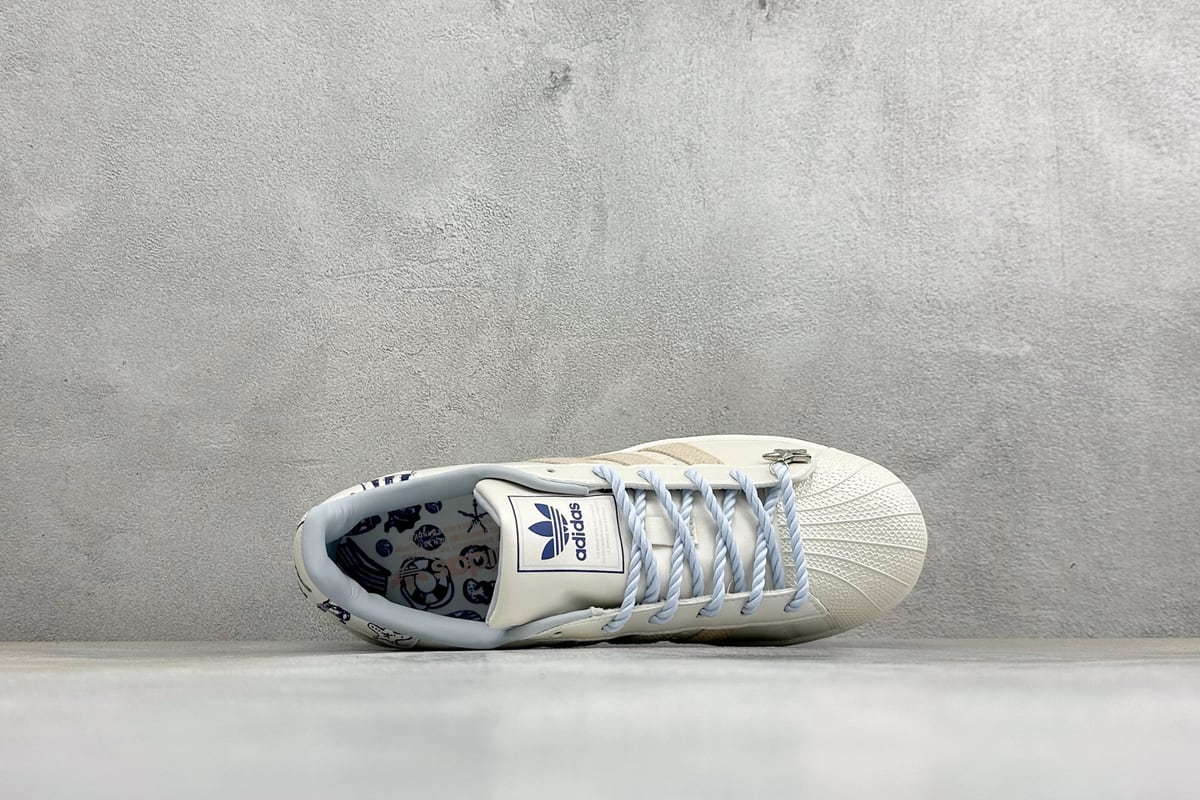 阿迪达斯 Adidas Originals Superstar 贝壳头板鞋 白蓝黑 背面实拍图