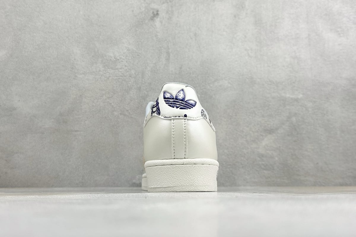 阿迪达斯 Adidas Originals Superstar 贝壳头板鞋 白蓝黑 鞋底实拍图
