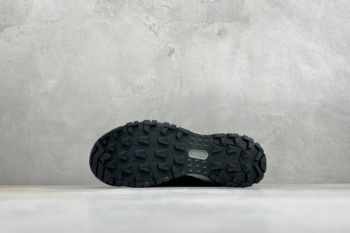 北面 The North Face The North MEN’S ULTRA 黑白蓝 鞋头实拍图