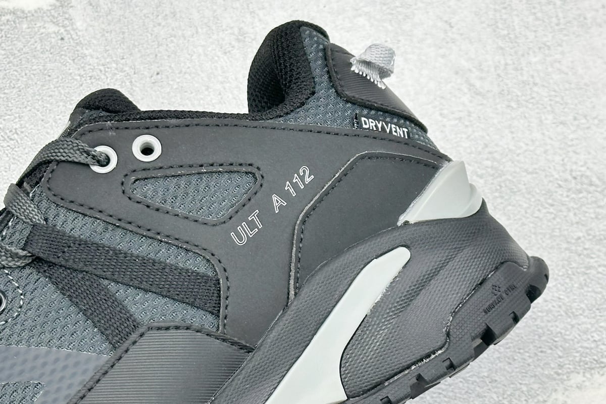 北面 The North Face The North MEN’S ULTRA 黑白蓝 细节实拍图