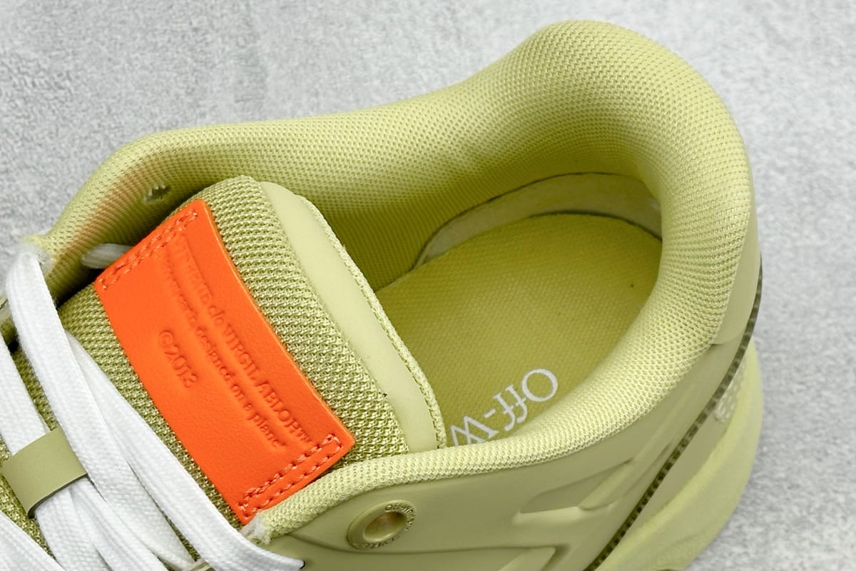奥夫怀特 Off-White C/O VirGil Abloh 时尚百搭休闲鞋 黄绿 上脚实拍图