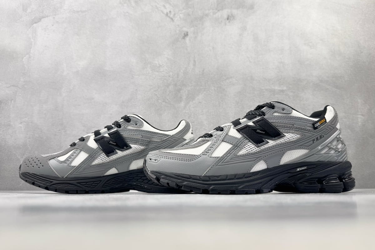 新百伦 New Balance 1906N 灰白 鞋跟实拍图