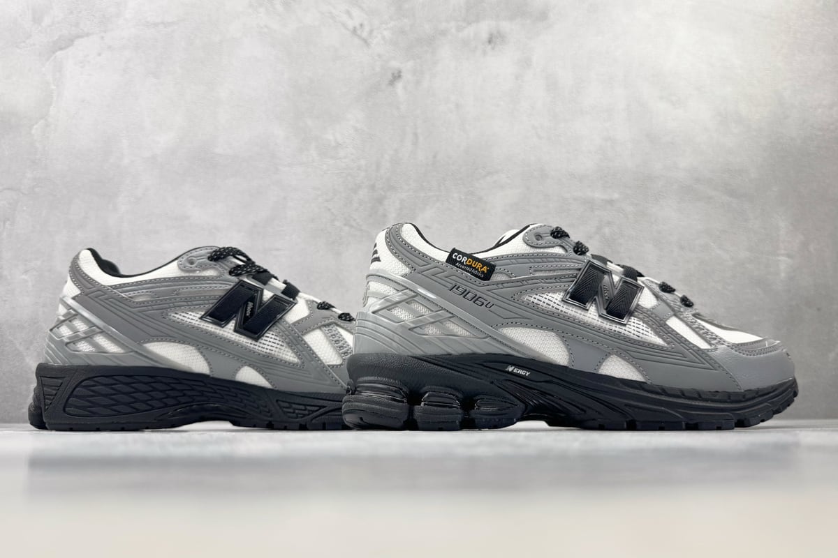 新百伦 New Balance 1906N 灰白 鞋底实拍图