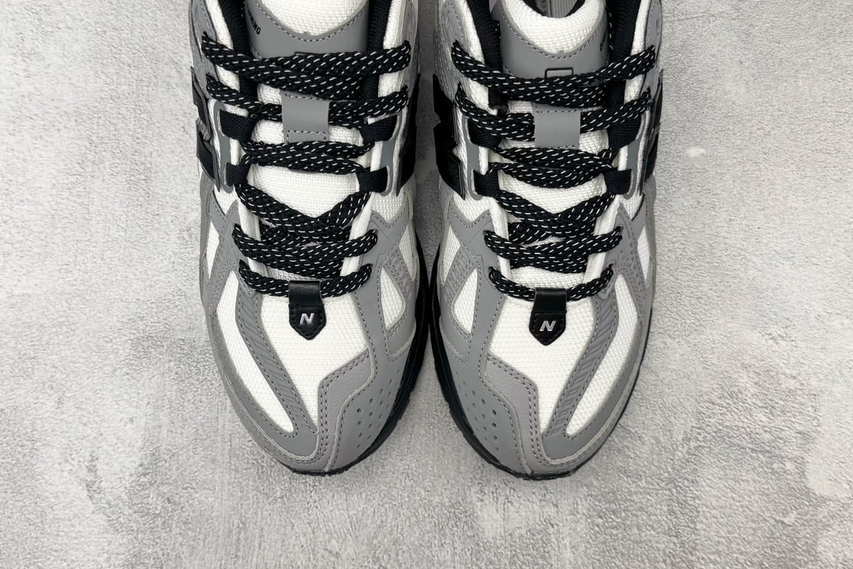 新百伦 New Balance 1906N 灰白 鞋标实拍图
