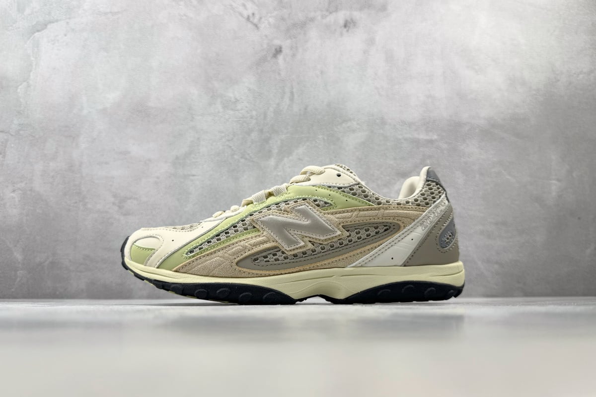 新百伦 New Balance 204L 米绿 正面实拍图