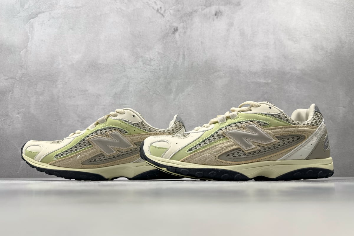新百伦 New Balance 204L 米绿 鞋跟实拍图