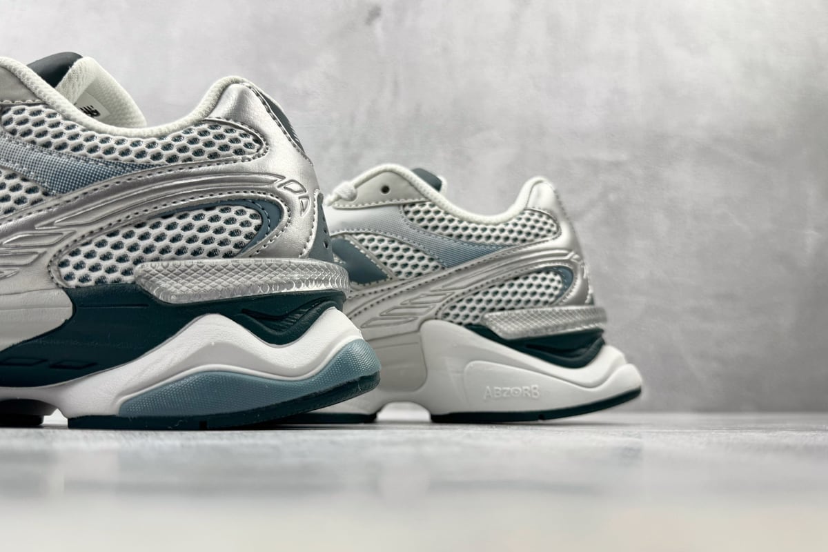 新百伦 New Balance NB 9060 白绿 上脚实拍图