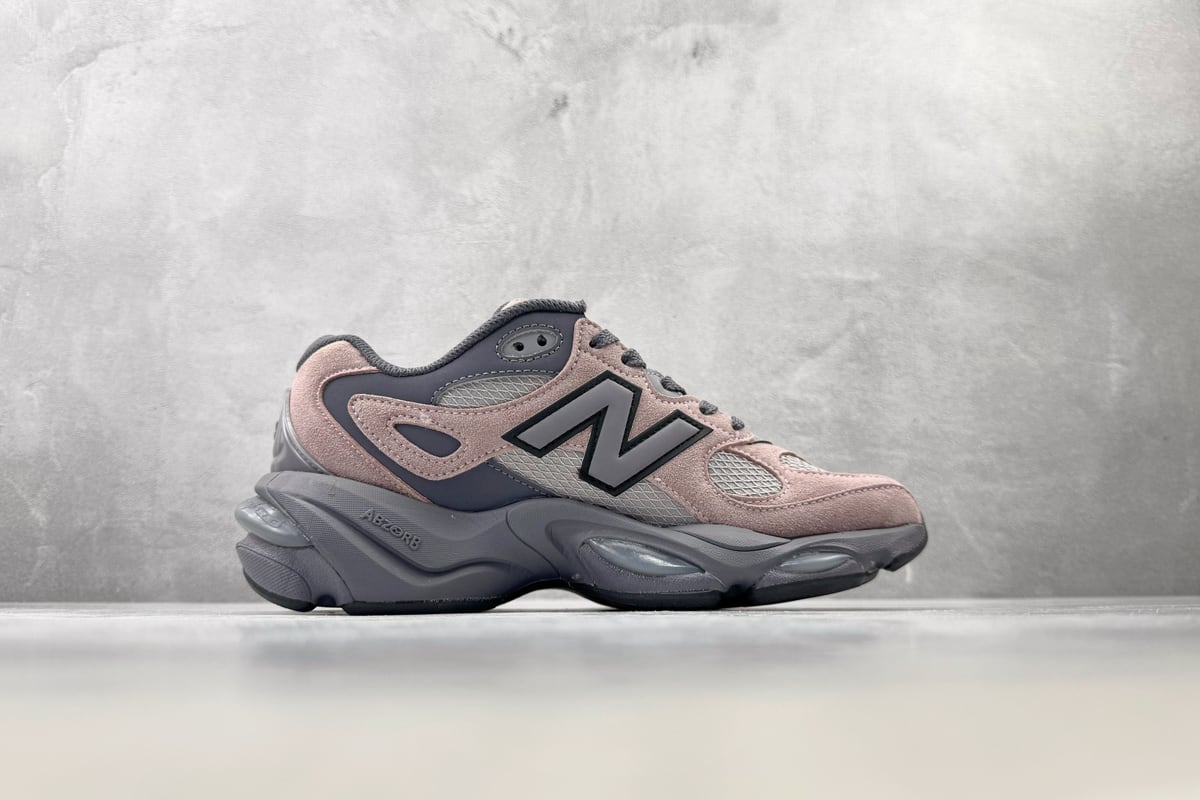 新百伦 New Balance NB 983 棕红 侧面实拍图