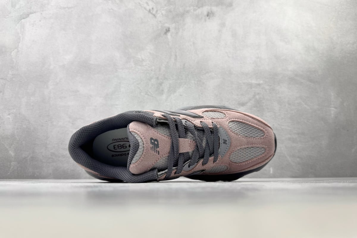 新百伦 New Balance NB 983 棕红 背面实拍图